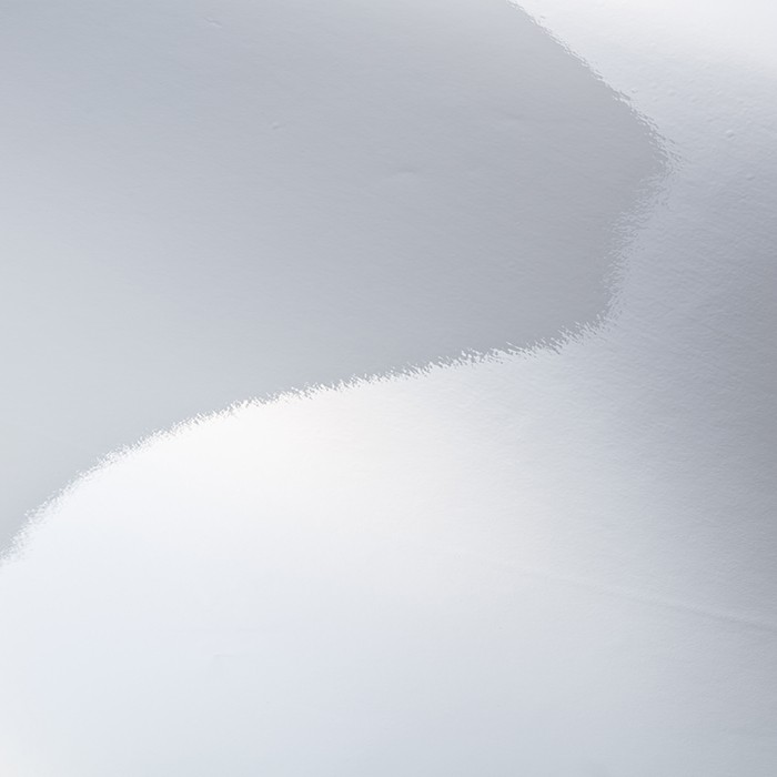 טפט מדבקה פרימיום חלק בגוון לבן מבריק