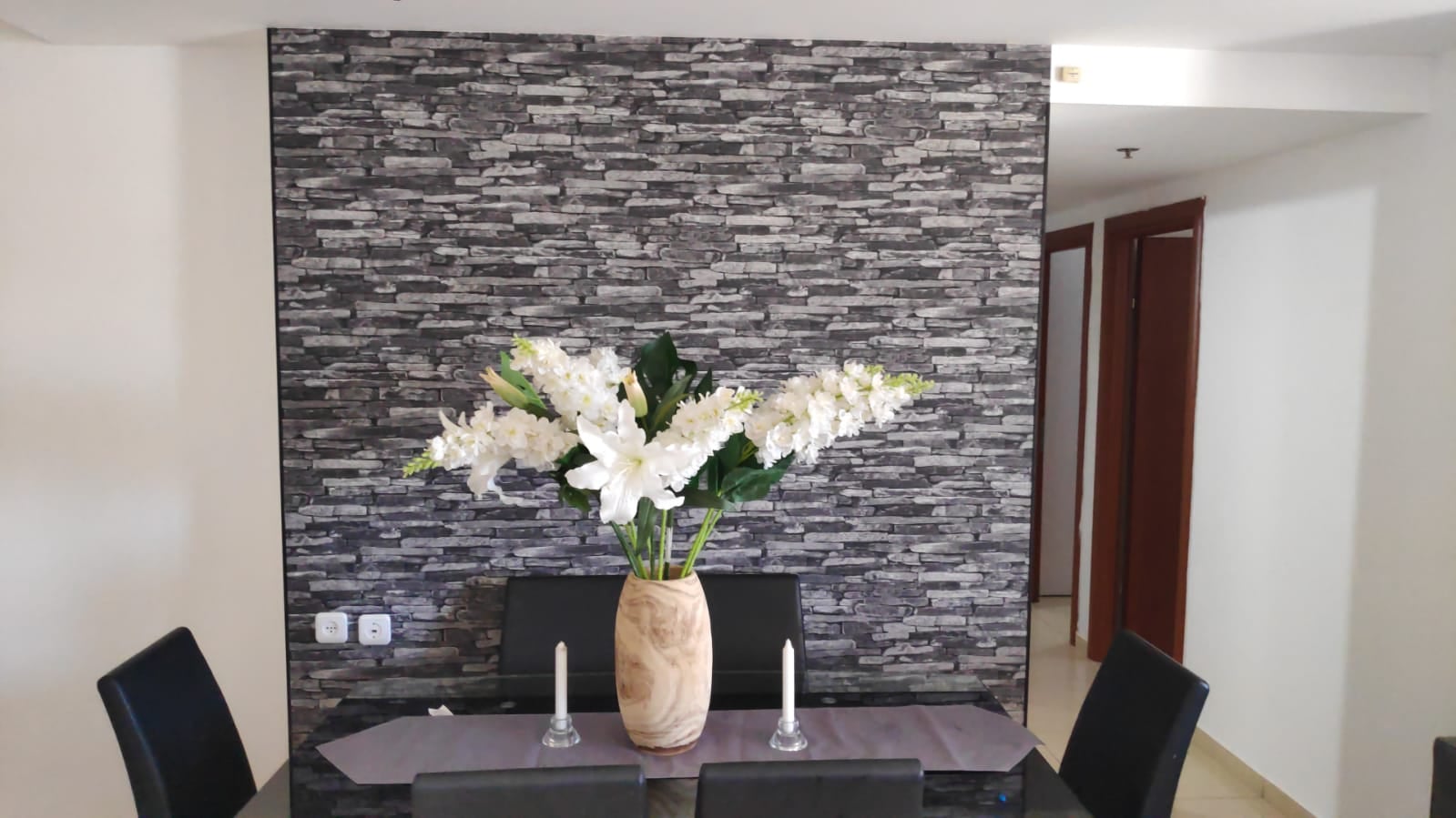 טפט דמוי בריקים בגווני אפור 2