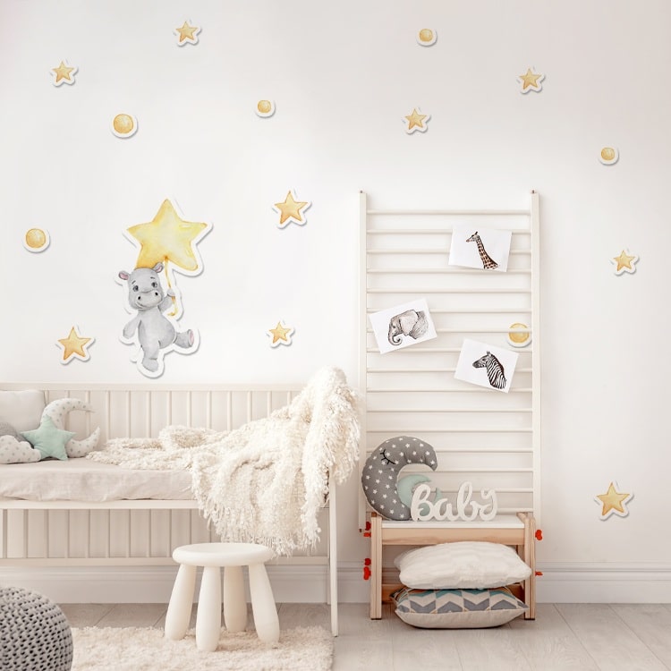 מדבקות היפו עם כוכבים ועיגולים. מידות הגיליון 45*55, מארז שני גיליונות