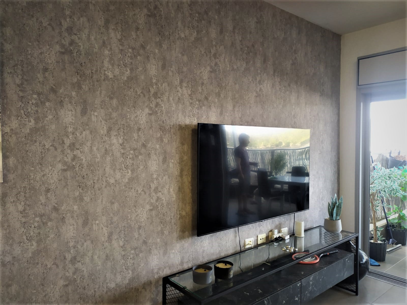 טפט בטון אפור קווים