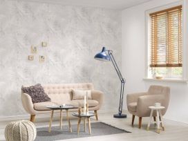 טפט ענפים טרופי צבעי מים אפור בהיר